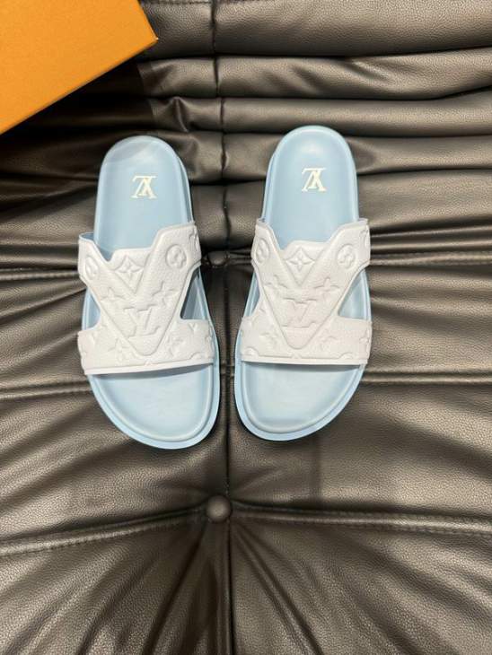 Picture of Louis Vuitton Slippers _SKULVsz38-45jyh0553814